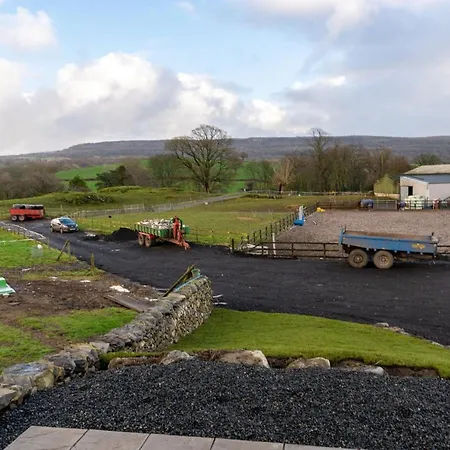 Hen House - Family Glamping Pod On A Working Farm Underbarrow